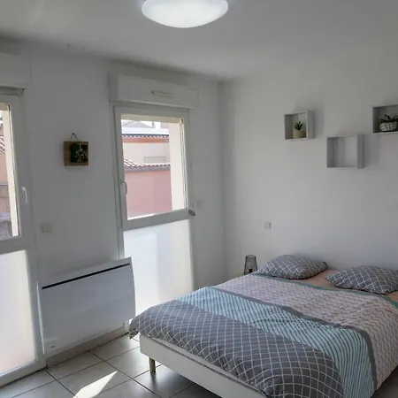 아파트 Spacious Duplex With South-facing Terrace 페르피냥
