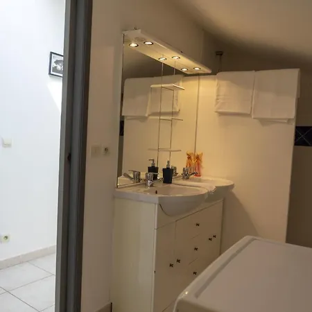 Spacious Duplex With South-facing Terrace 아파트 페르피냥