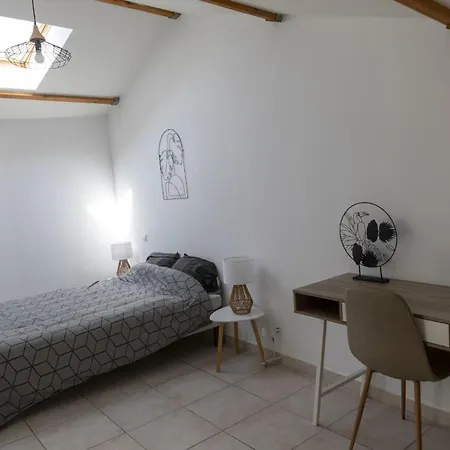 아파트 Spacious Duplex With South-facing Terrace
